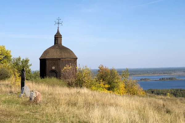 Kapel in het dorp-het dorp Vitachyv in de regio van Kiev, Oekraïne. — Stockfoto