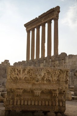Roma antik Heliopolis tapınak karmaşık mahveder. Baalbek, Bekaa Vadisi, Lübnan.