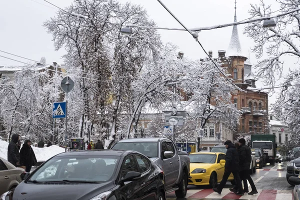 Kiev Ucrania Diciembre 2018 Invierno Ciudad Árboles Cubiertos Nieve Una — Foto de Stock