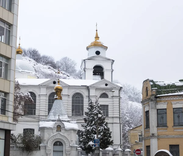 Kiev Ucrania Diciembre 2018 Iglesia Podil Parte Histórica Ciudad Cubierta — Foto de Stock