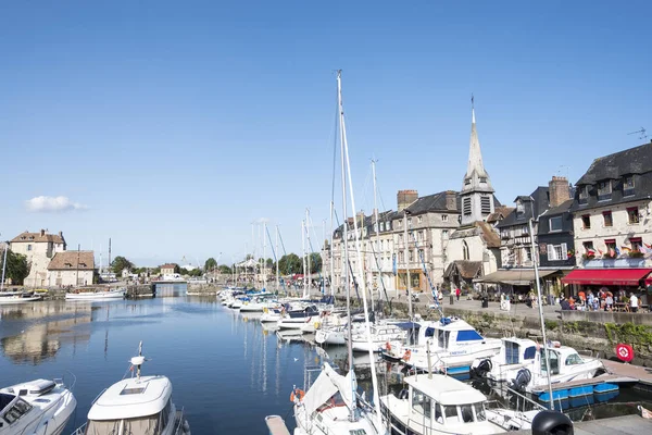 Honfleur Fransa Ağustos 2018 Geleneksel Evleri Tekneler Honfleur Eski Liman — Stok fotoğraf