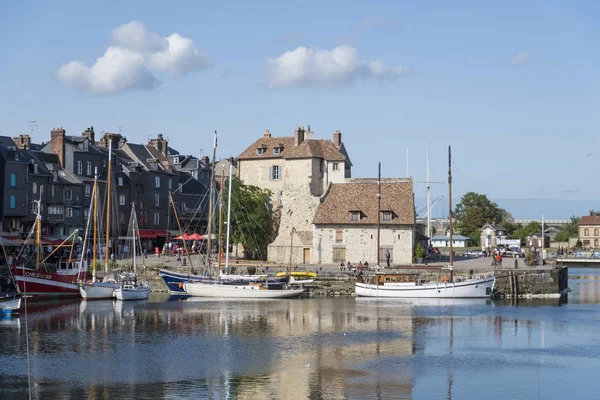Honfleur Franciaország 2018 Augusztus Festői Építészet Régi Mólón Honfleur Normandy — Stock Fotó