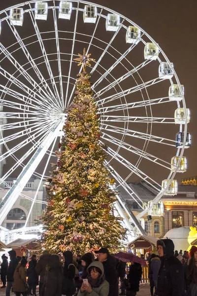 Kyiv Ukraine Dezember 2018 Riesenrad Und Weihnachtsbaum Auf Dem Kontraktova — Stockfoto