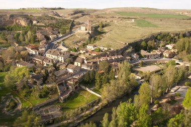 Segovia şehir ve kilise Vera Cruz görünümünü. Segovia, İspanya