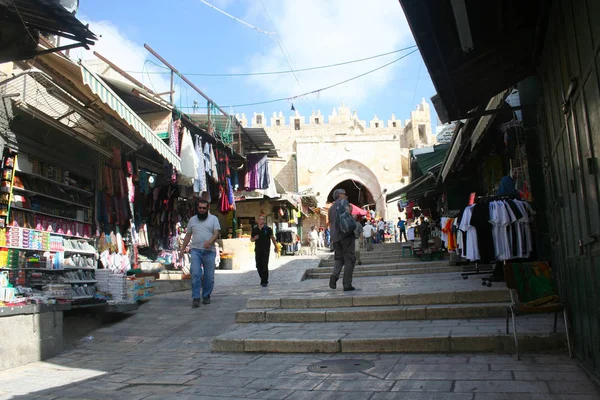 Jerusalén Israel Junio 2013 Turistas Residentes Ciudad Antiguo Mercado Jerusalén — Foto de Stock