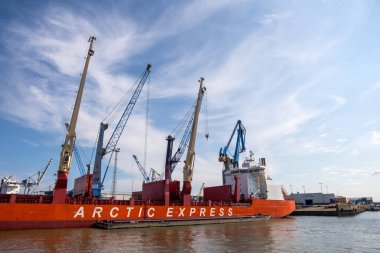 Kargo gemisi Arctic hızlı bağlantı noktası Hamburg, Almanya