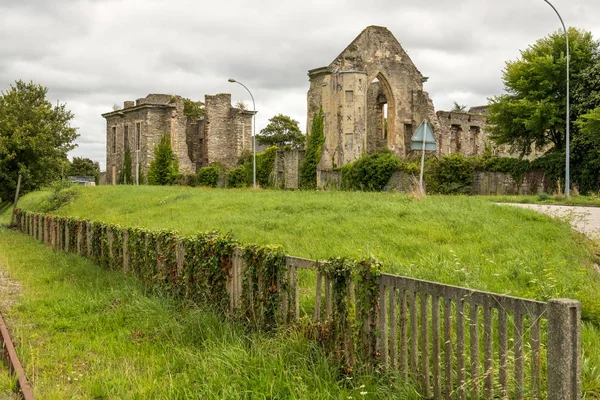 Overblijfselen van de Abbaye Notre-Dame du Voeu of de abdij van de Vow in Cherbourg. Basse Normandie, Frankrijk — Stockfoto