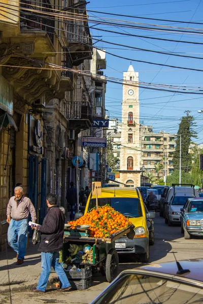 Centrum a jeho hodinová věž v Tripolisu, Libanon — Stock fotografie