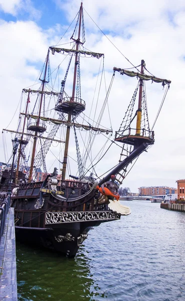 El histórico barco turístico. Gdansk, Polonia — Foto de Stock