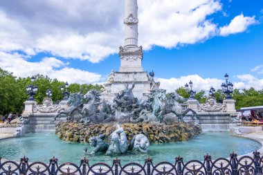 Bordeaux Quinconces meydanında Monument aux Girondins, Aquitaine, Fransa