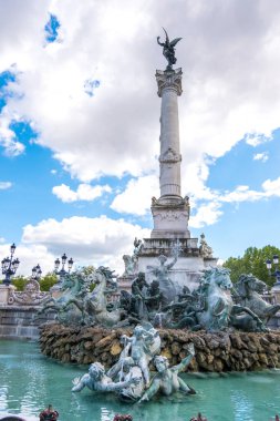 Girondins sütunu ve fontaine Esplanade des Quinconces Bordeaux, Aquitaine, Fransa