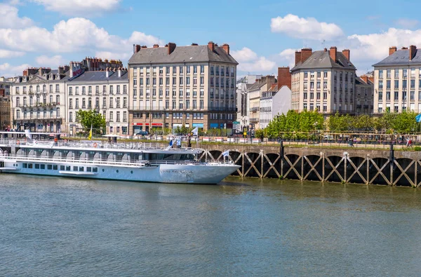 A luxushajó Loire hercegnő kikötve alatt leszállással Nantes, Franciaország — Stock Fotó