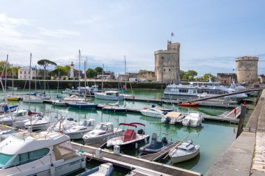 Fransa'daki Vieux port de La Rochelle limanının manzarası