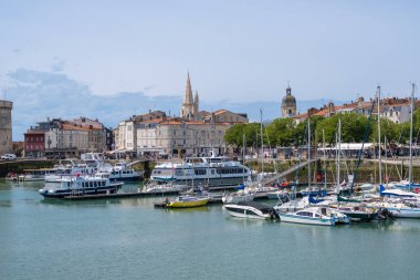 Fransa'daki Vieux port de La Rochelle limanının manzarası