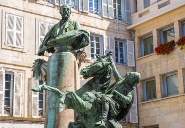 Eugene Fromentin Anıtı. Heykeltıraş Ernest Henri Dubois