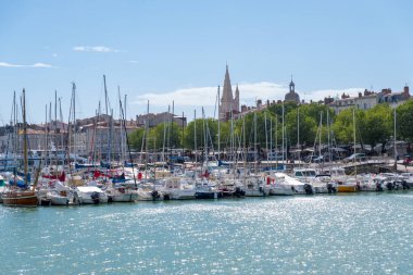 Fransa'daki Vieux port de La Rochelle limanının manzarası