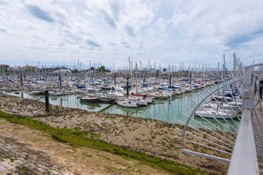 Fransa'daki Vieux port de La Rochelle limanının manzarası