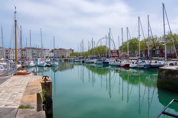 Θέα στο λιμάνι του Vieux Port de la Ροσέλ στη Γαλλία — Φωτογραφία Αρχείου