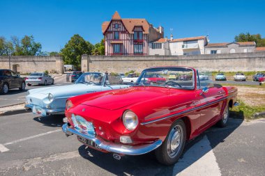 La Rochelle Vintage araba gösterisi Les 60 Ans de la Floride Renault, Fransa