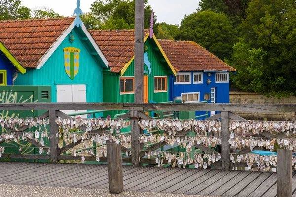 Fransa'da Le Chateau-d'Oleron'da sanat ve zanaat dükkanları
