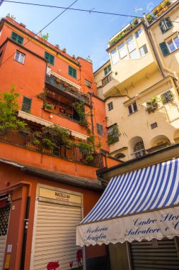 İtalya 'nın Liguria bölgesindeki Cenova' daki eski binaların güzel manzarası