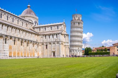 Pisa, Toskana, İtalya 'daki Katedral ve Eğik Kule