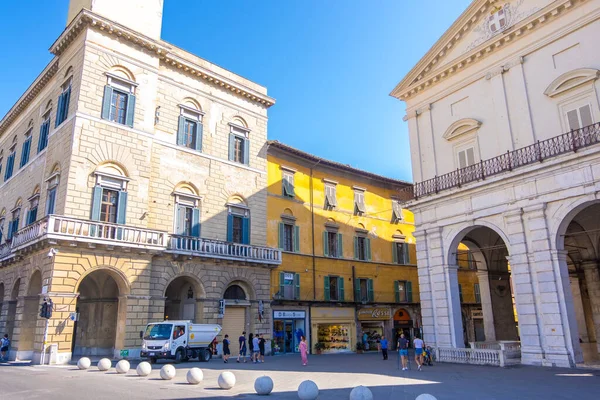 Vista al Palazzo Pretorio y la Logge Dei Banchi en Pisa, Toscana, Italia —  Fotos de Stock