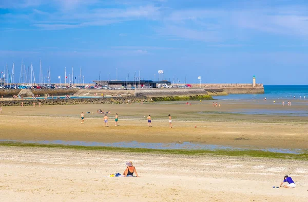 Binic Etables Sur Mer Frankrijk Augustus 2019 Vuurtoren Haven Van — Stockfoto