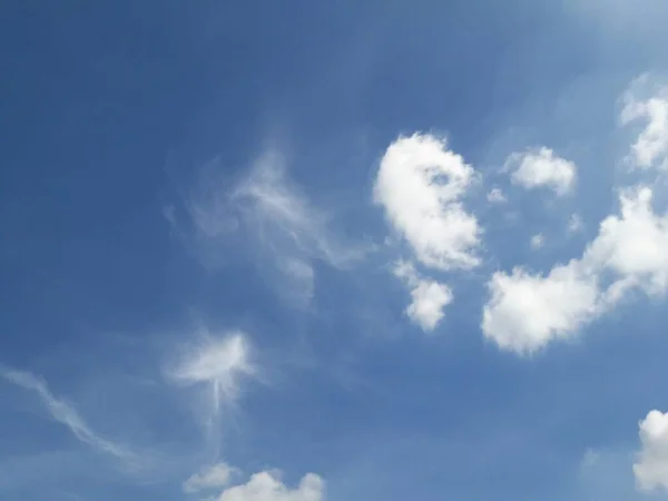 Ciel Bleu Avec Nuages — Photo