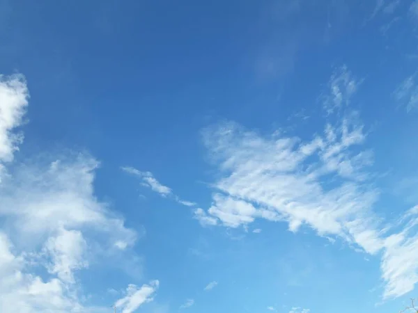 Fond Bleu Ciel Avec Nuages — Photo