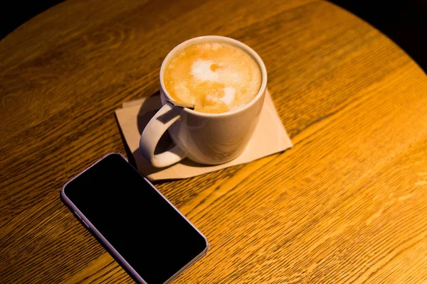 White Cup Coffee Table Coffee Shop Phone Next — Stock Photo, Image