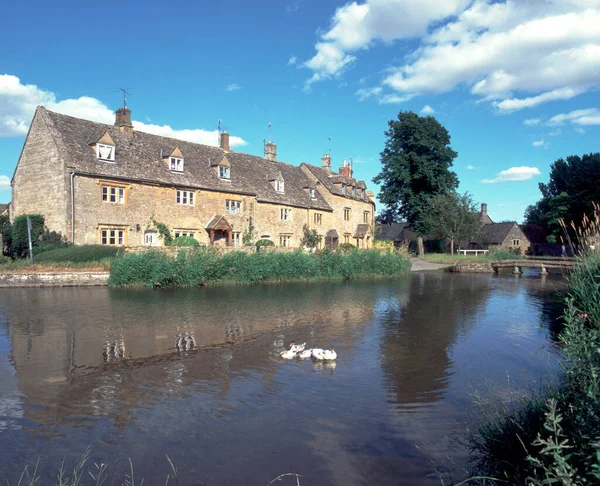 River Eye Cottages Lower Slaughter Cotswolds Gloucestershire England Europe — стокове фото