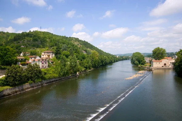 从法国Cahors Lot的Pont Valentre俯瞰河边地段 — 图库照片