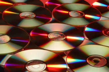 CD 'ler üzerinde renkli kırılma efektleri
