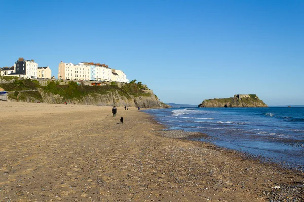 Tenby Storbritannien November 2011 Vibrerande Blå Himmel Och Hav För — Stockfoto