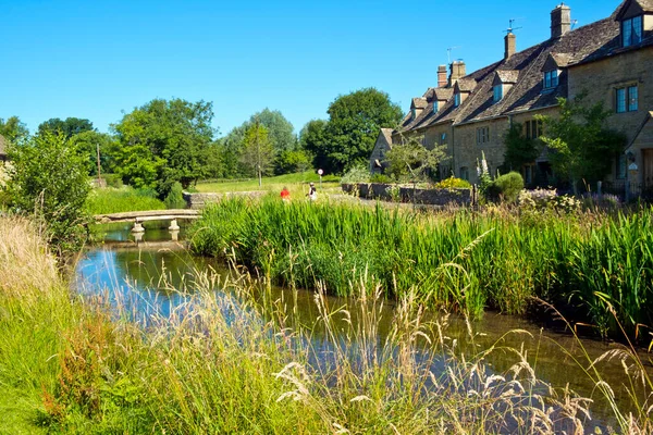 Lower Slaughter Gloucestershire Reino Unido Julio 2016 Sol Verano Atrae — Foto de Stock