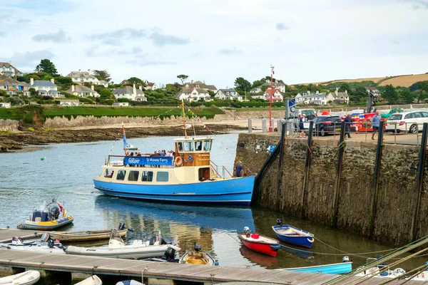 Липня 2017 Mawes Cornwall Passengers Board Duchess Cornwall Mawes Ferry — стокове фото