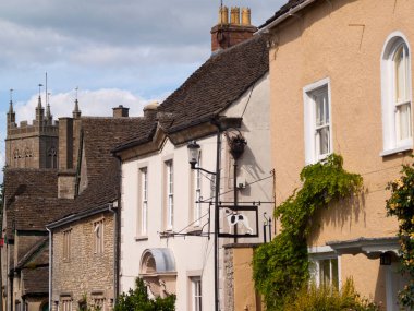 Kırsal köy sokak manzarası, Sherston, Cotswold, İngiltere