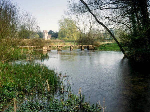 Den Antika Klappbron Över Floden Leach Eastleach Cotswolds Gloucestershire Storbritannien — Stockfoto