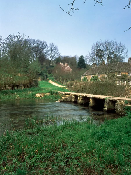 Cotswolds Gloucestershire Ngiltere Deki Eastleach Nehri Üzerindeki Antik Alkış Köprüsü — Stok fotoğraf