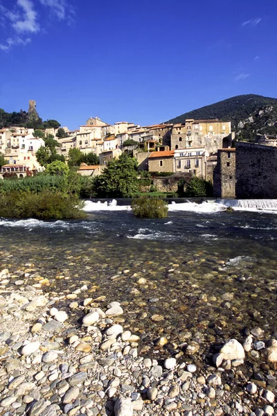 Höstsol Den Idylliska Bergsbyn Roquebrun Vid Floden Orb Herault Languedoc — Stockfoto