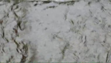 Akıntıda Akan Suyun Yakın Çekimi