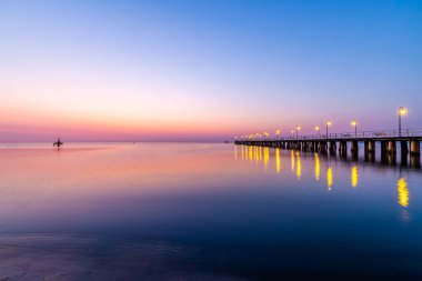 Gdynia Orowo 'daki iskelede gün doğumu