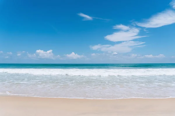 Tropical Beach Blue Sky White Cloud Background Summer Vacation Holiday — Stock Photo, Image