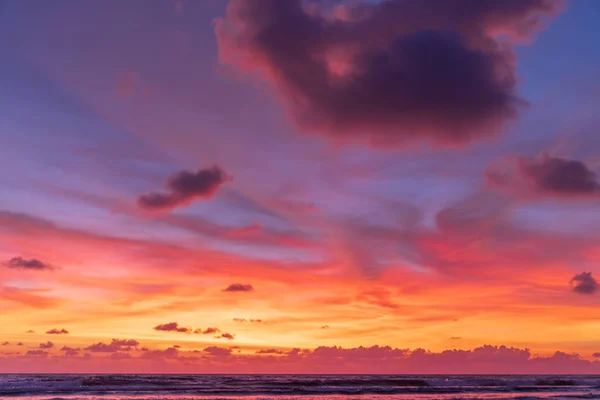 Ruimte van avondrood en troebel bij strand abstracte achtergrond kopiëren. — Stockfoto