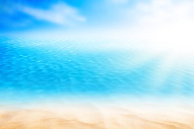 Yaz geçmişi. Deniz kumu güneş. Bulanıklık tropikal plaj bokeh ışık dalgası soyut. Açık tatil tatil ve seyahat macera konsepti kopyalama alanı.