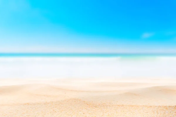 Tropikal plaj ile bokeh güneş ışık dalga arka plan bulanıklık.