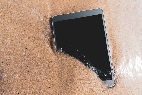 Kum plaj doku arka plan akıllı telefon.