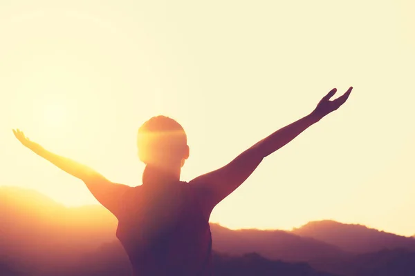 Copy Space Silhouette Woman Raise Hand Top Mountain Sunset Sky — Stock Photo, Image