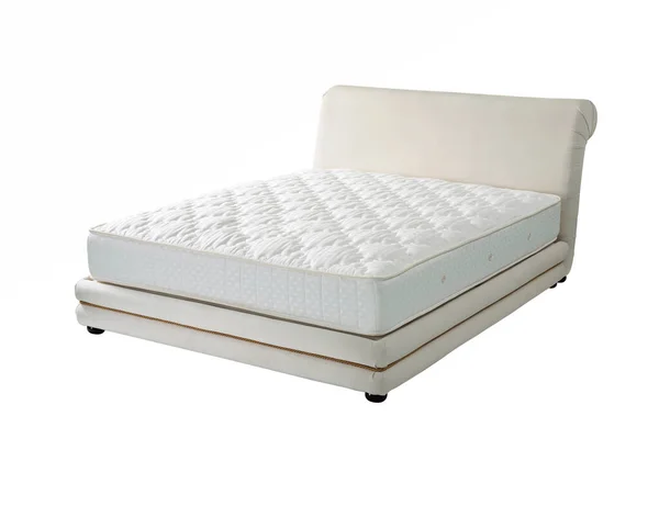 Yatak çerçevesi yastıklı yatak başlığı ve yatağı var.